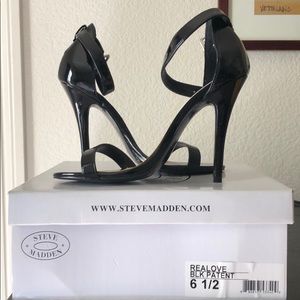 Steve Madden black patent leather sandals